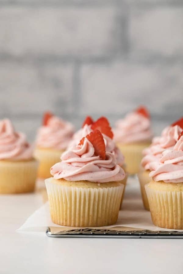 VANILLA YOGURT CUPCAKES