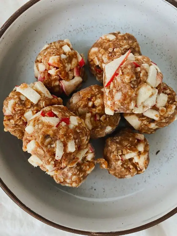 10-Minute Apple Cinnamon Bites