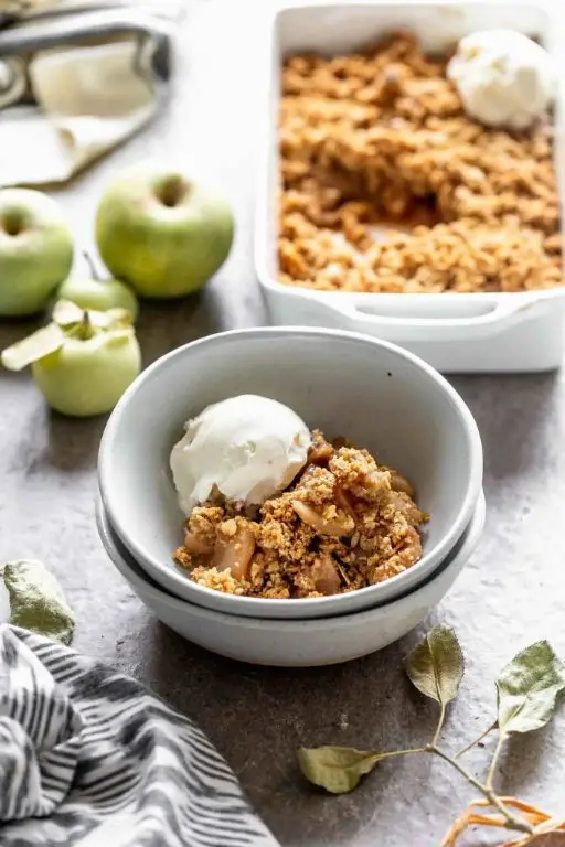 5-Ingredient Apple Crisp