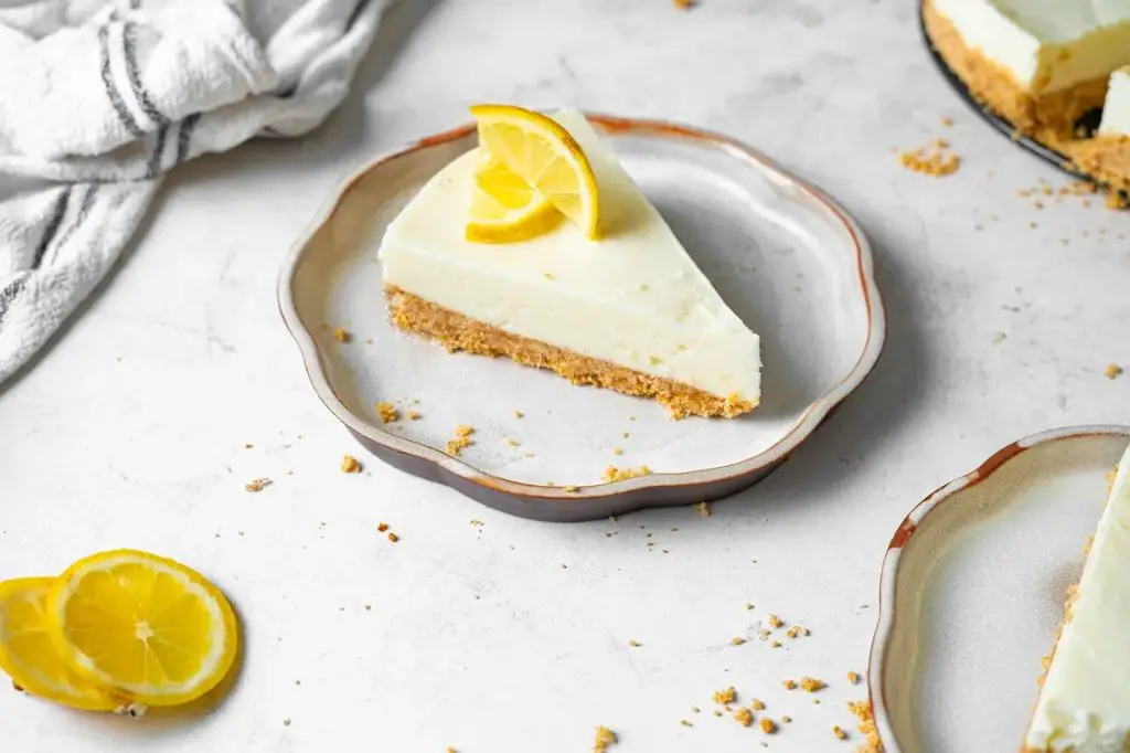 5-Ingredient Lemon Cheesecake
