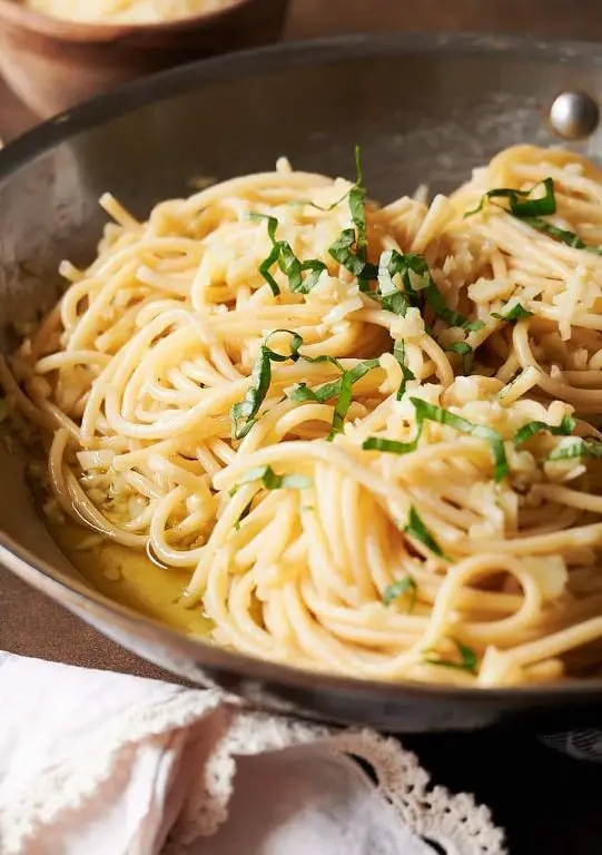 5-minute garlic butter noodles
