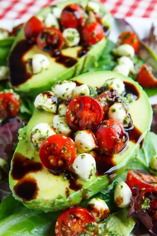 6-Ingredient Caprese Stuffed Avocados