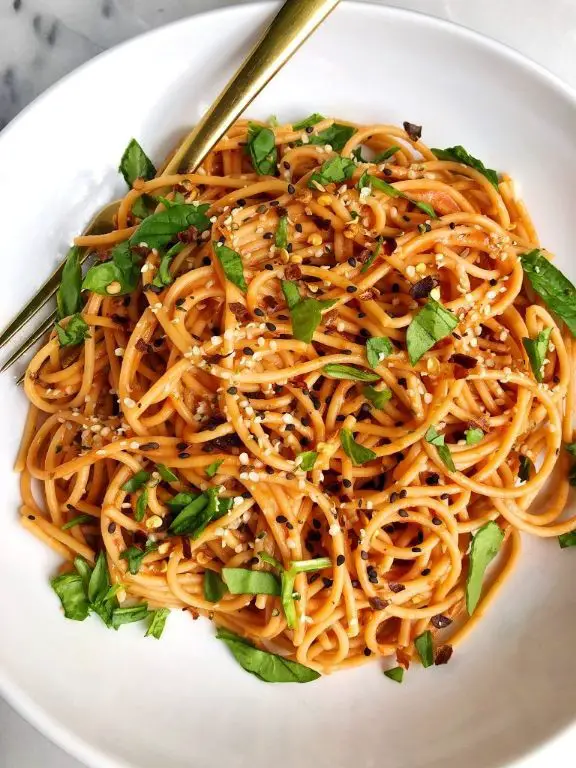 6-Ingredient Creamy Tomato Pasta