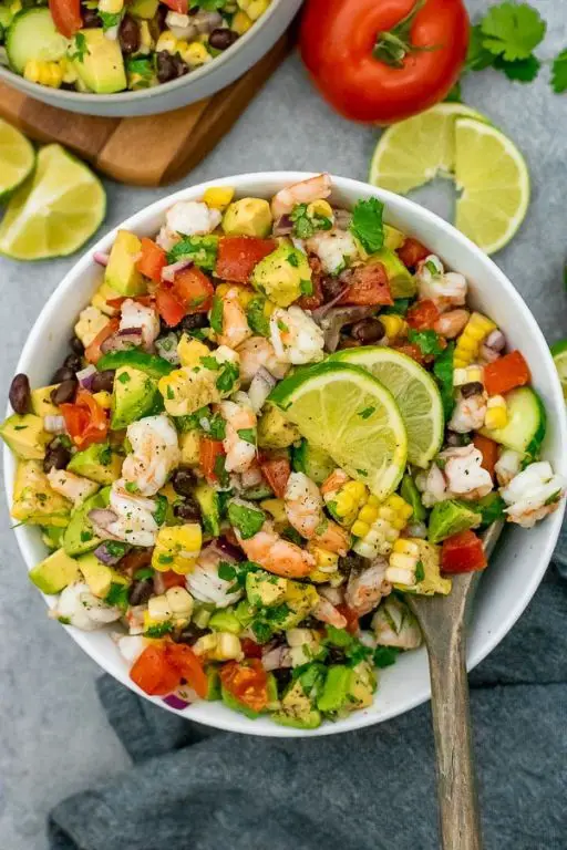 7 Mares Salad with Avocado and Lime Dressing