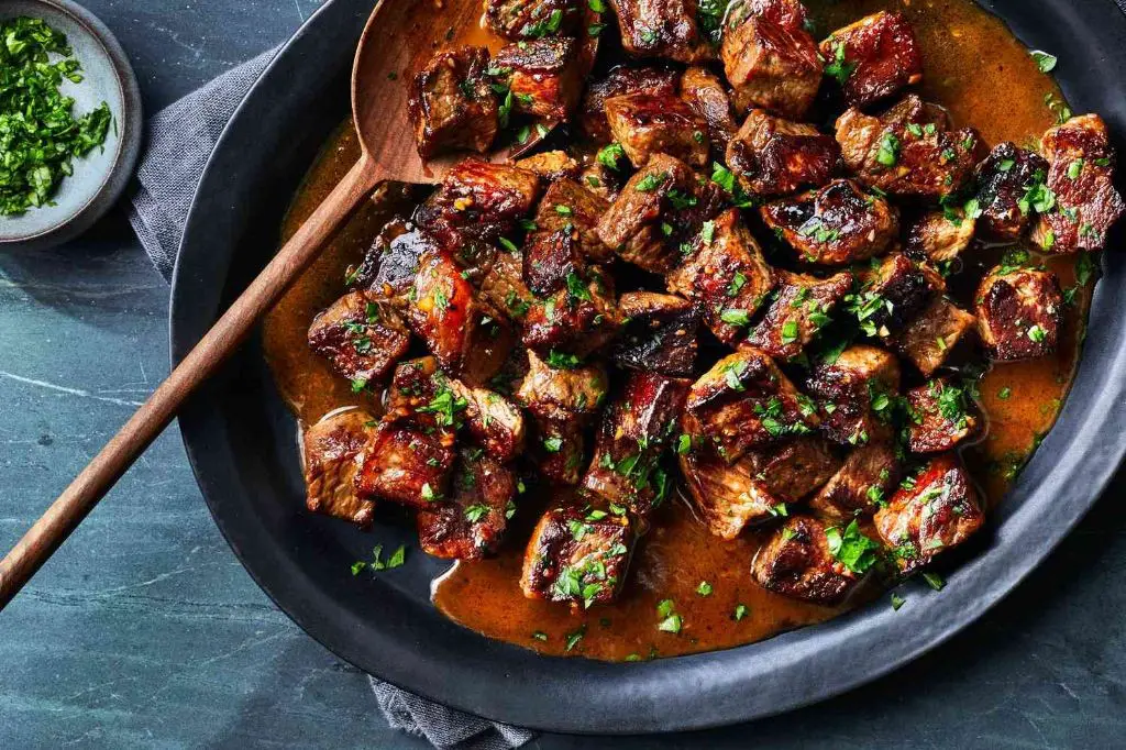 7-Ingredient Garlic Butter Steak Bites