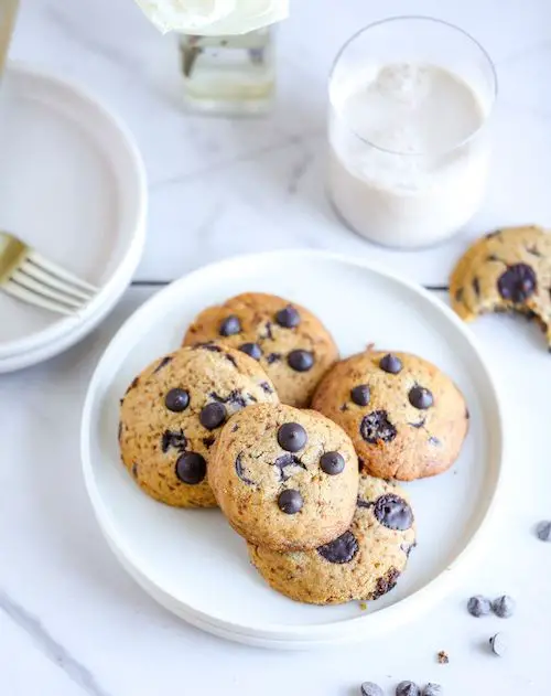 Allulose-Sweetened Chocolate Chip Cookies