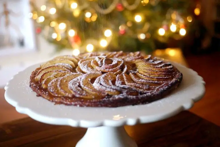 Apple Cinnamon Christmas Tart