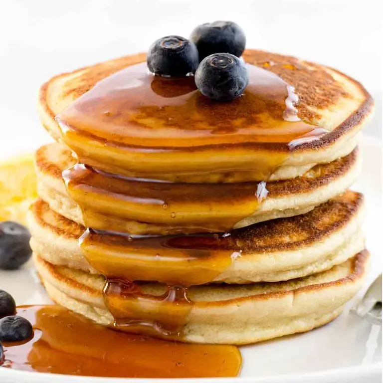 Arrowroot Flour Pancakes with Maple Syrup