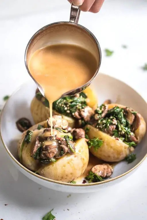 Arrowroot Thickened Vegan Gravy