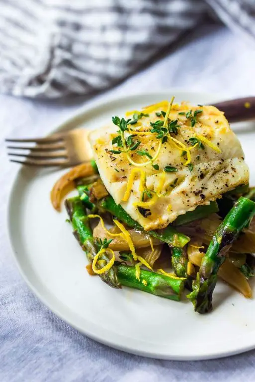 Baked Cod with Roasted Asparagus