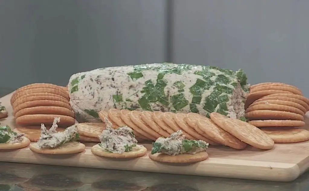Beef Jerky and Cheese Roll-Ups