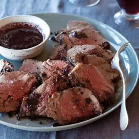 Beef Tenderloin with Red Wine Shallot Sauce