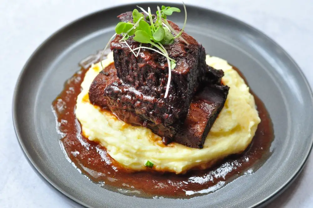 Braised Short Ribs with Red Wine