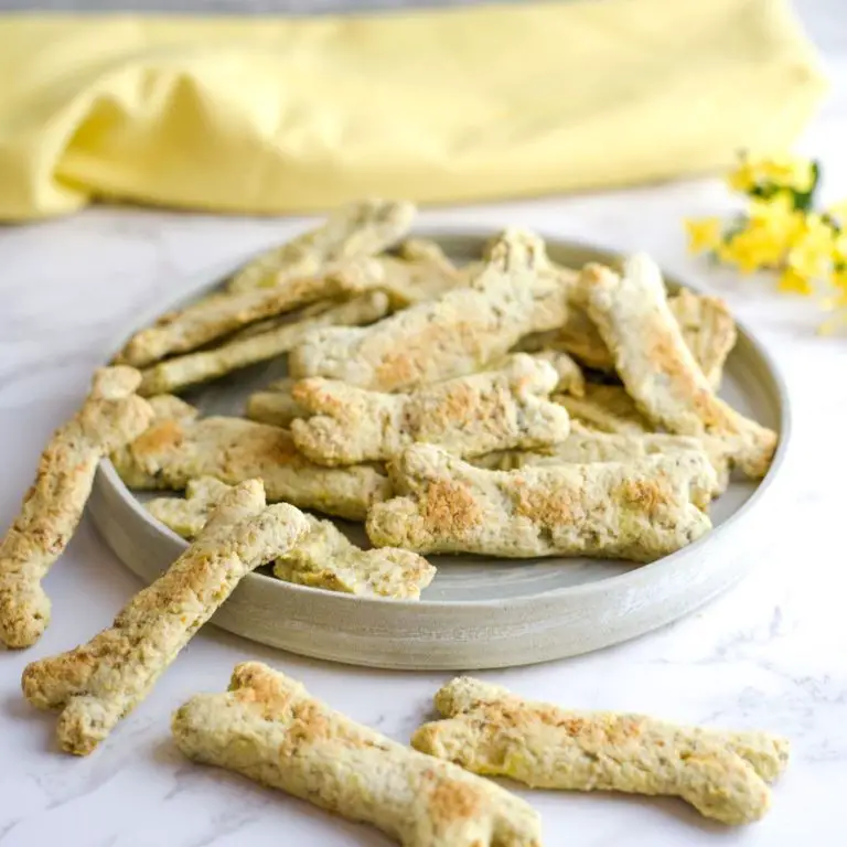 Calcium-boosting sardine and spinach recipe for dogs with bone issues.