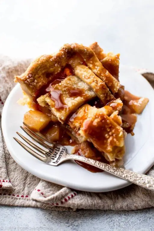 Caramelized Pear and Walnut Pie