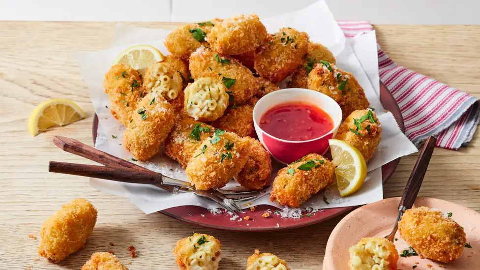 Cheesy Mac and Cheese Croquettes