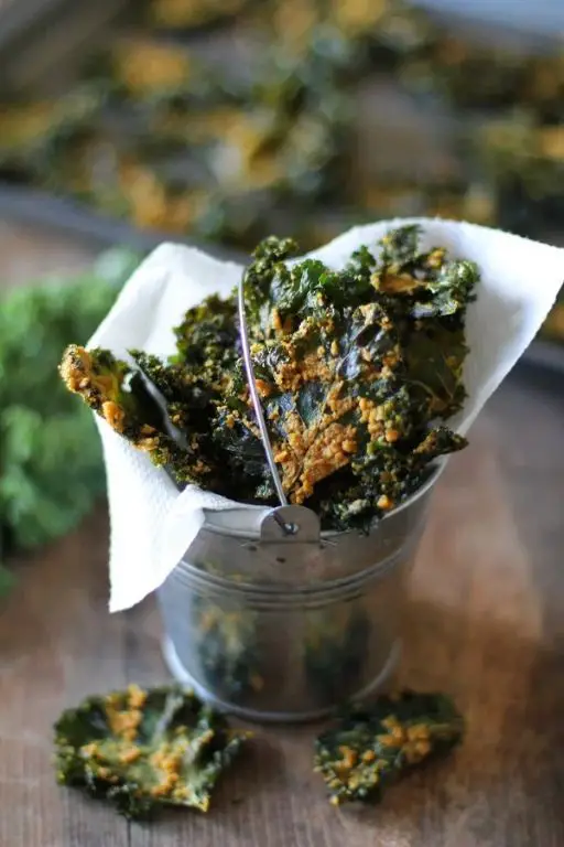 Cheesy Nacho Crispy Kale Chips
