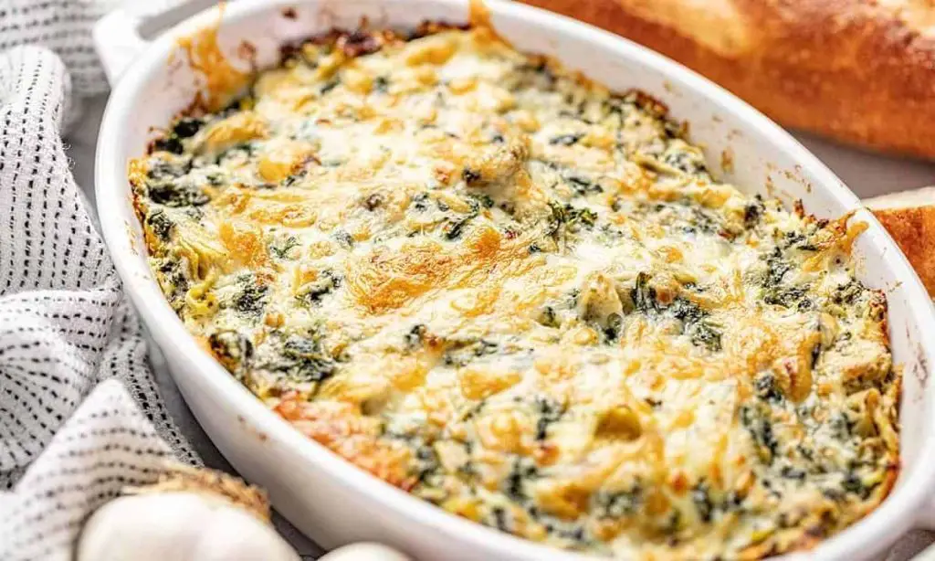 Cheesy Spinach and Artichoke Dip