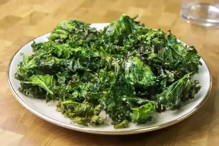Cheesy Vegan Crispy Kale Delight