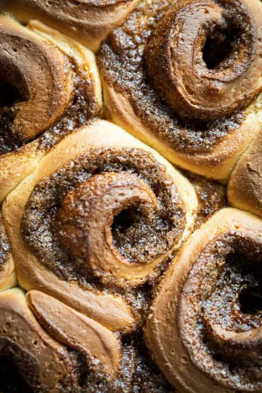 Cinnamon rolls with cardamom