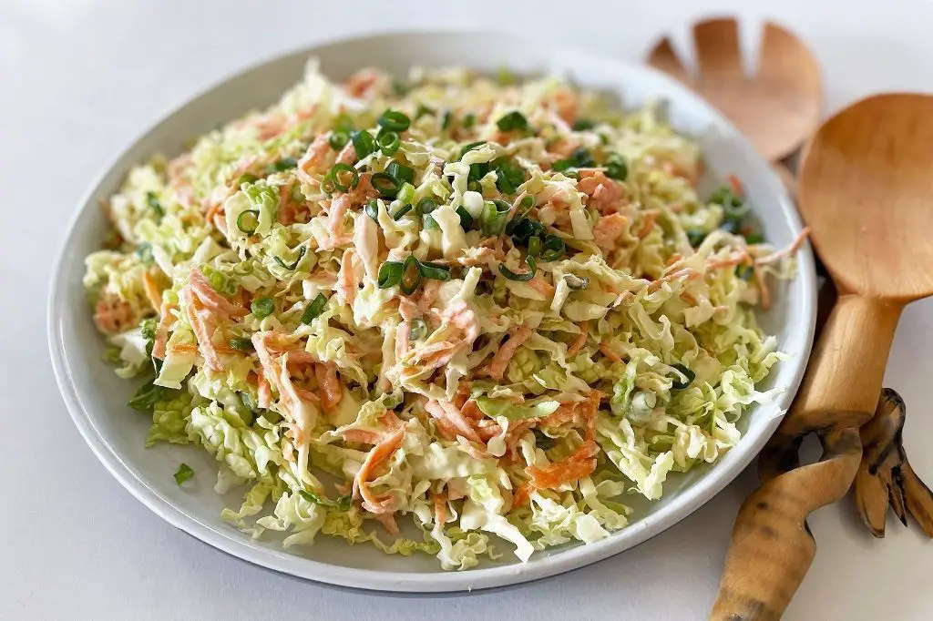 Classic Coleslaw with Creamy Dressing