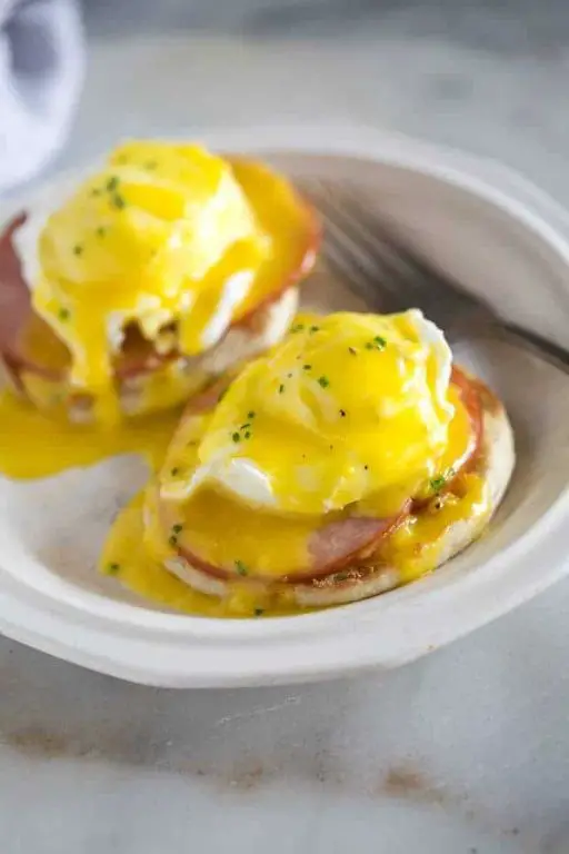 Classic Eggs Benedict with Hollandaise Sauce