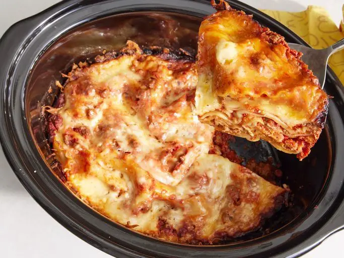 Classic Slow Cooker Lasagna