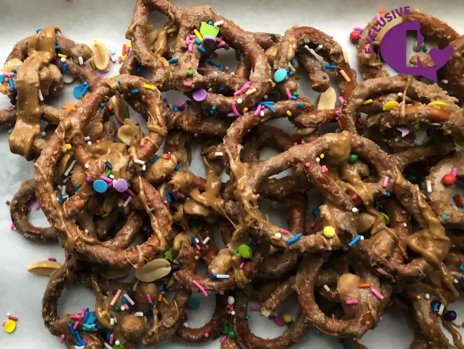 Cookie Butter Pretzel Bites