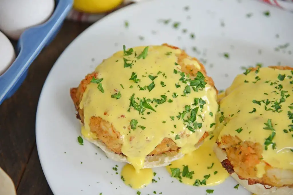 Crab Cakes with Hollandaise Topping