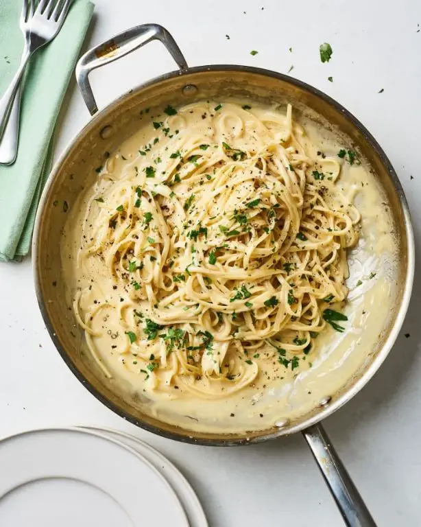 Creamy 5-Ingredient Alfredo Sauce