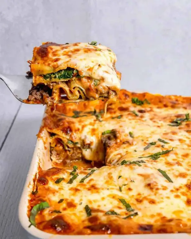 Creamy Beef and Spinach Lasagna