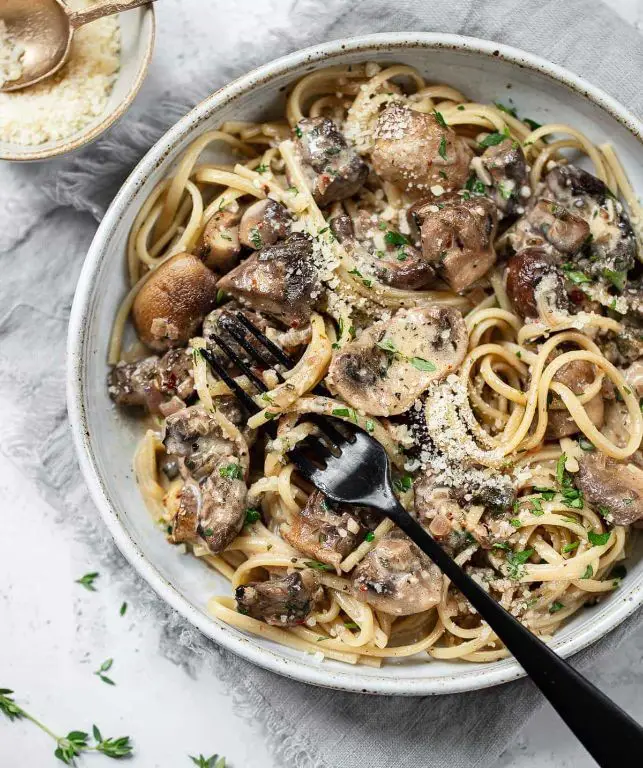 Creamy Mushroom and Thyme Pasta