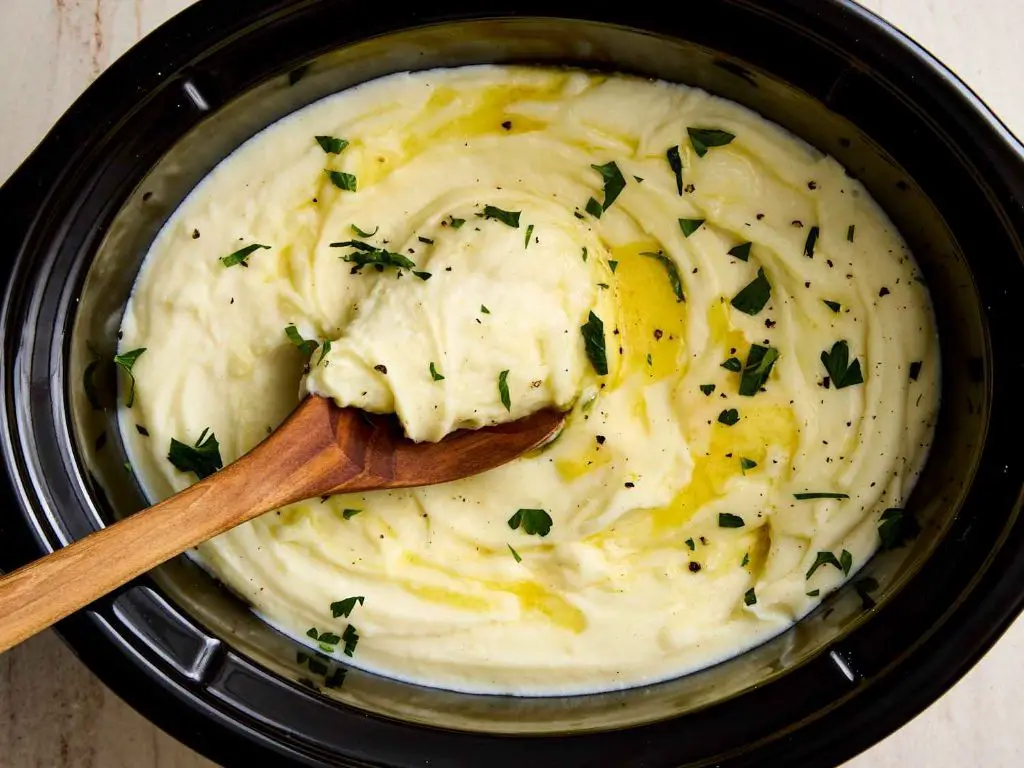 Creamy Slow Cooker Mashed Potatoes