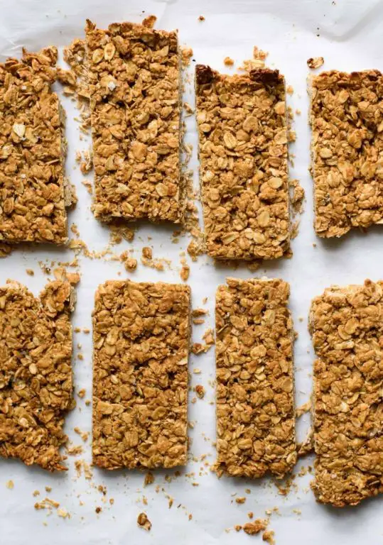 Crunchy Granola Bars Using Nut Butter as a Binder
