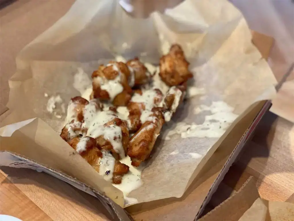 Domino’s Garlic Parmesan Wings
