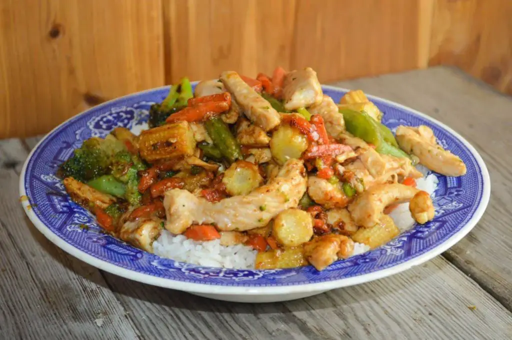 Easy 6-Ingredient Chicken Stir Fry