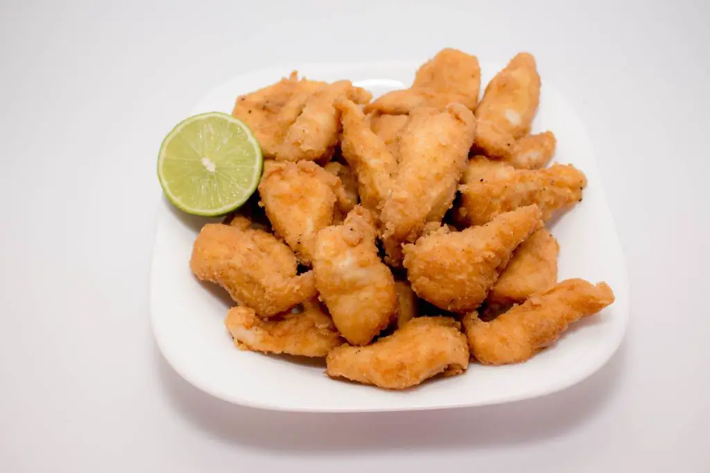 Frango à Passarinho (Brazilian Fried Chicken Bites)