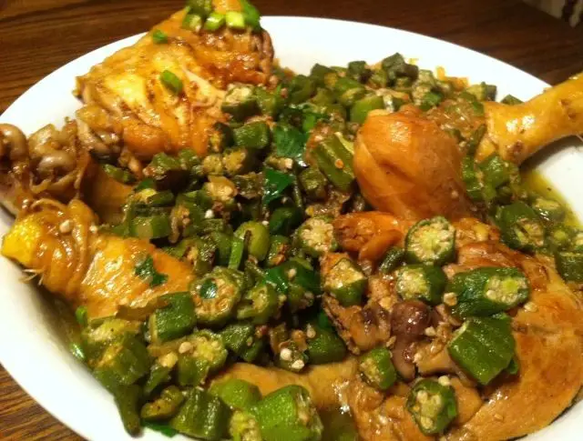 Frango com Quiabo (Brazilian Chicken with Okra)