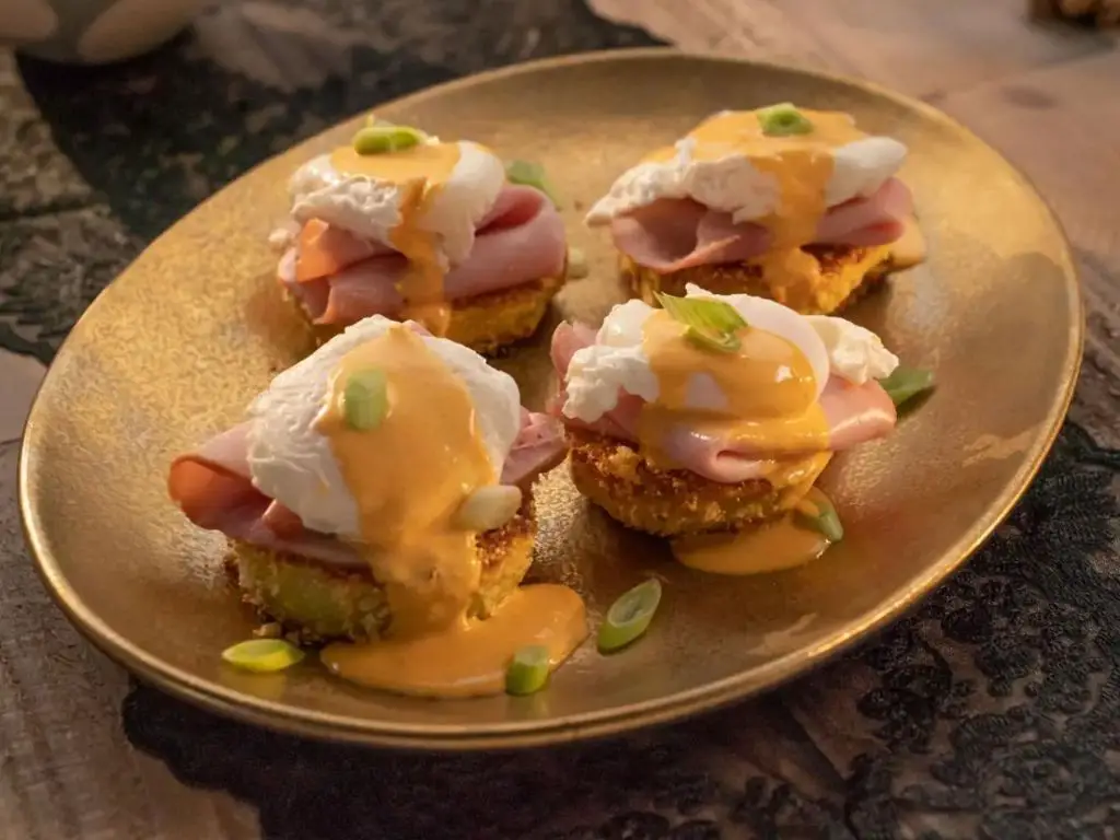 Fried Green Tomatoes with Hollandaise Sauce