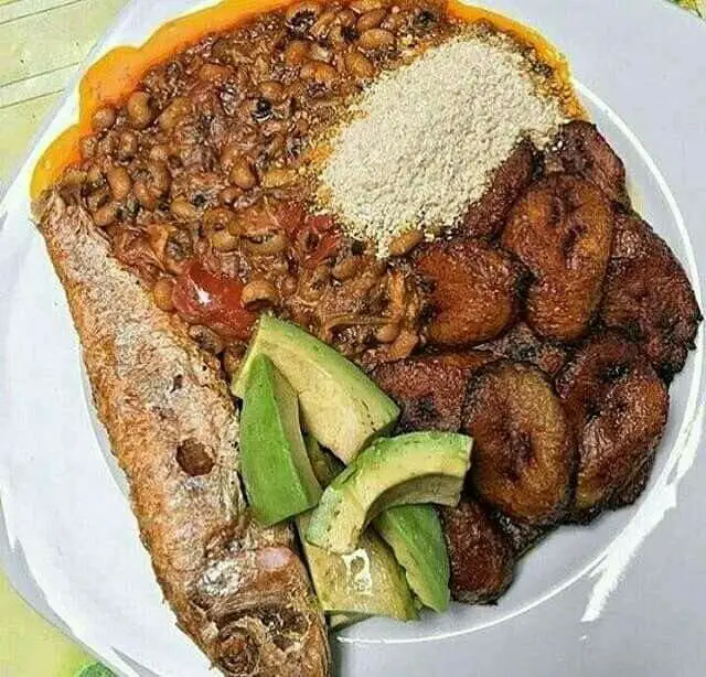 Gari Foto with Beans and Fried Fish