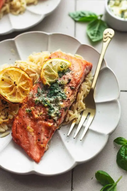 Grilled Salmon with Lemon Butter