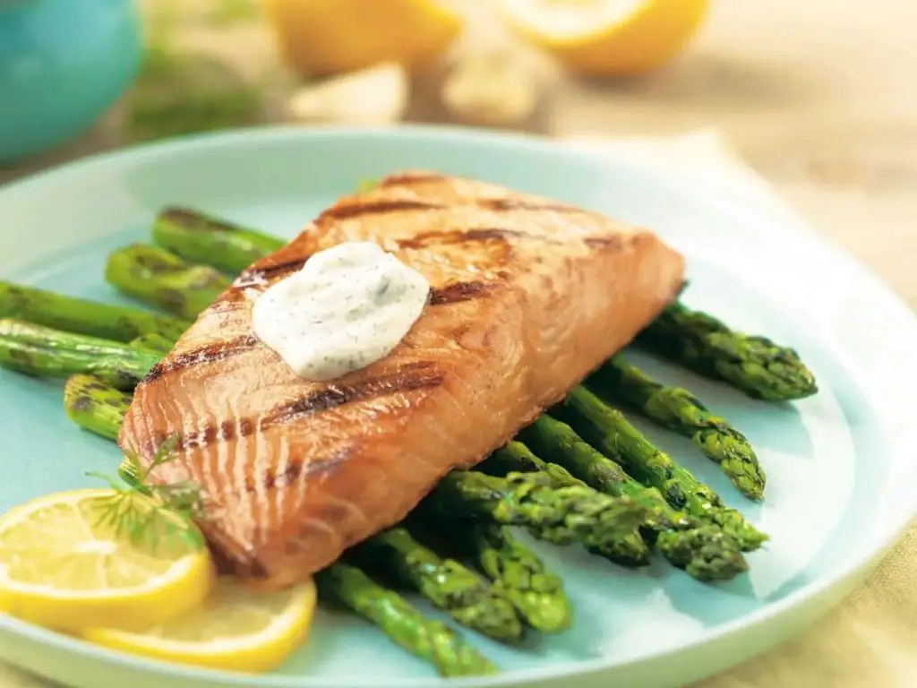 Grilled Salmon with Lemon and Dill
