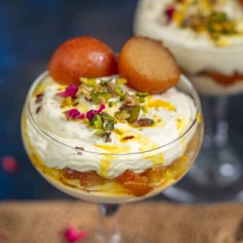 Gulab Jamun with Rabdi