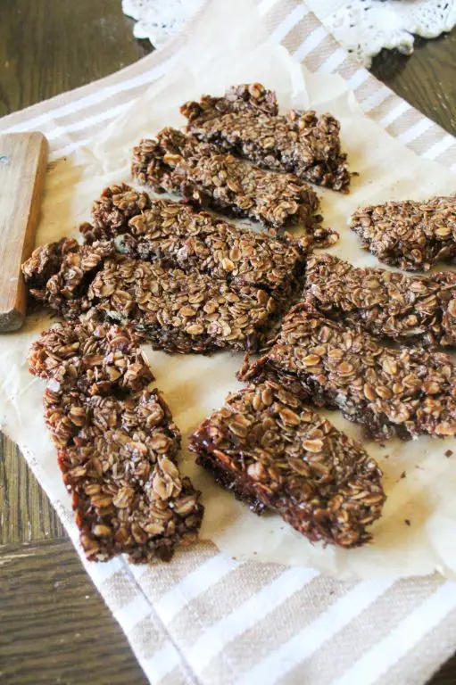 Homemade Granola Bars with Natural Sweeteners