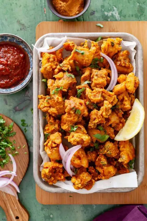 Lemon Pepper Chicken Pakoras with Garlic Aioli