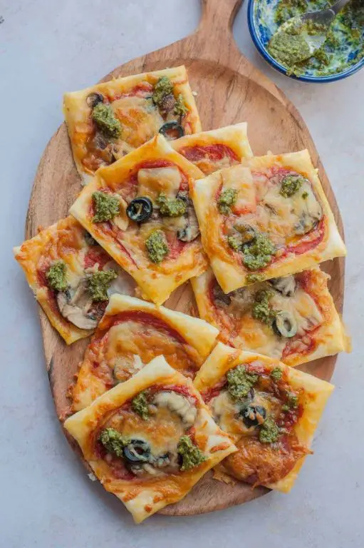 Mini Puff Pastry Pizza Bites