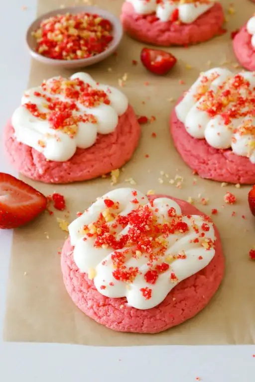 No-Bake Strawberry Shortcake Cookies