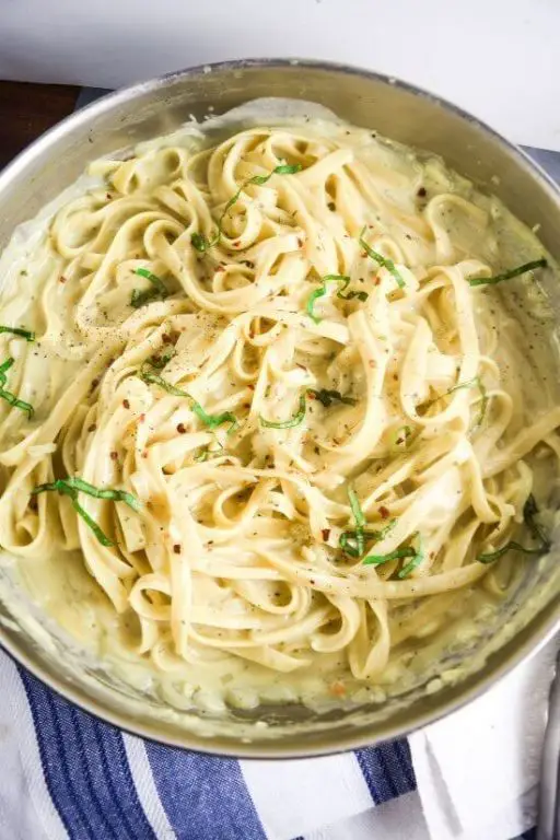 One-pot creamy garlic pasta