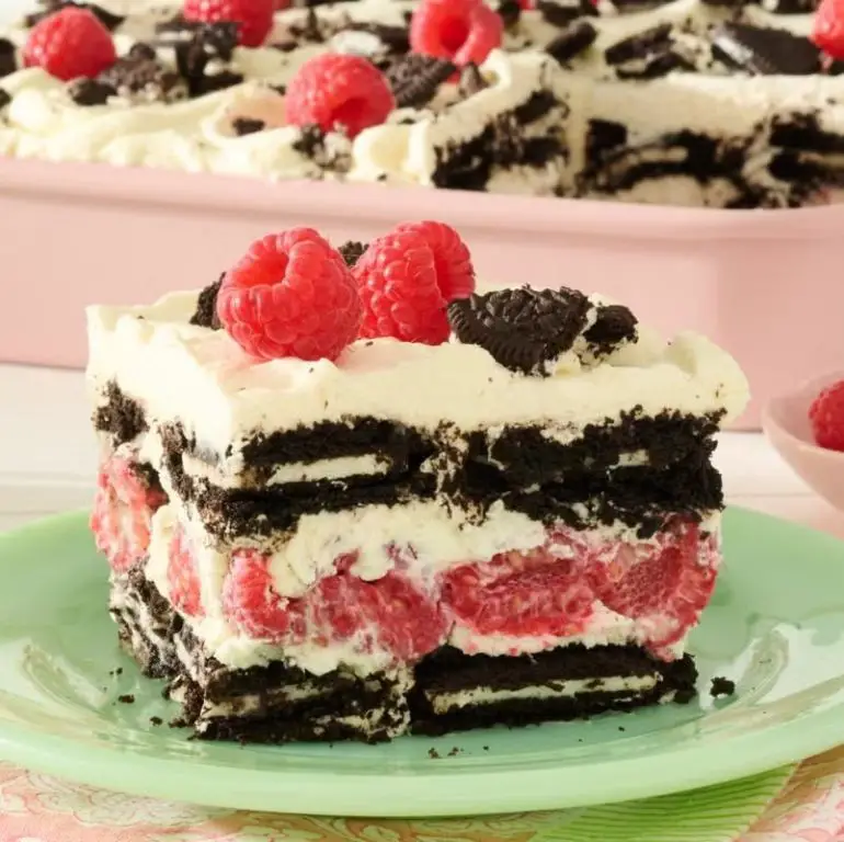 Oreo icebox cake with fresh berries