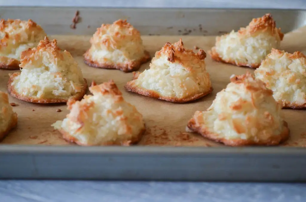 Passover Macaroons with Coconut